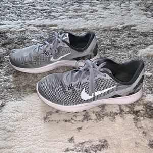 Women’s NIKE FLEX TR 7